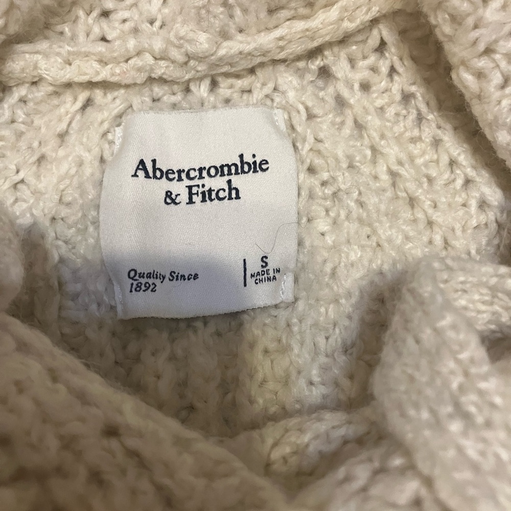 Abercrombie hooded sweater, wool blend, darling! Small. K - Picture 3 of 3